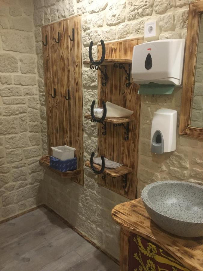 Chambre D'Hote Medieval Du Vieux Bourg Chailloue Exteriör bild