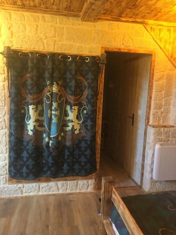 Chambre D'Hote Medieval Du Vieux Bourg Chailloue Exteriör bild