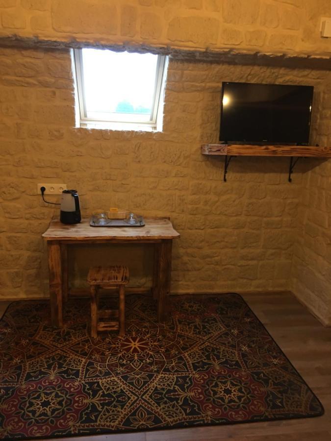 Chambre D'Hote Medieval Du Vieux Bourg Chailloue Exteriör bild